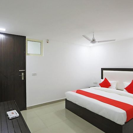 Hotel Townhouse South Lawn Nueva Delhi Exterior foto