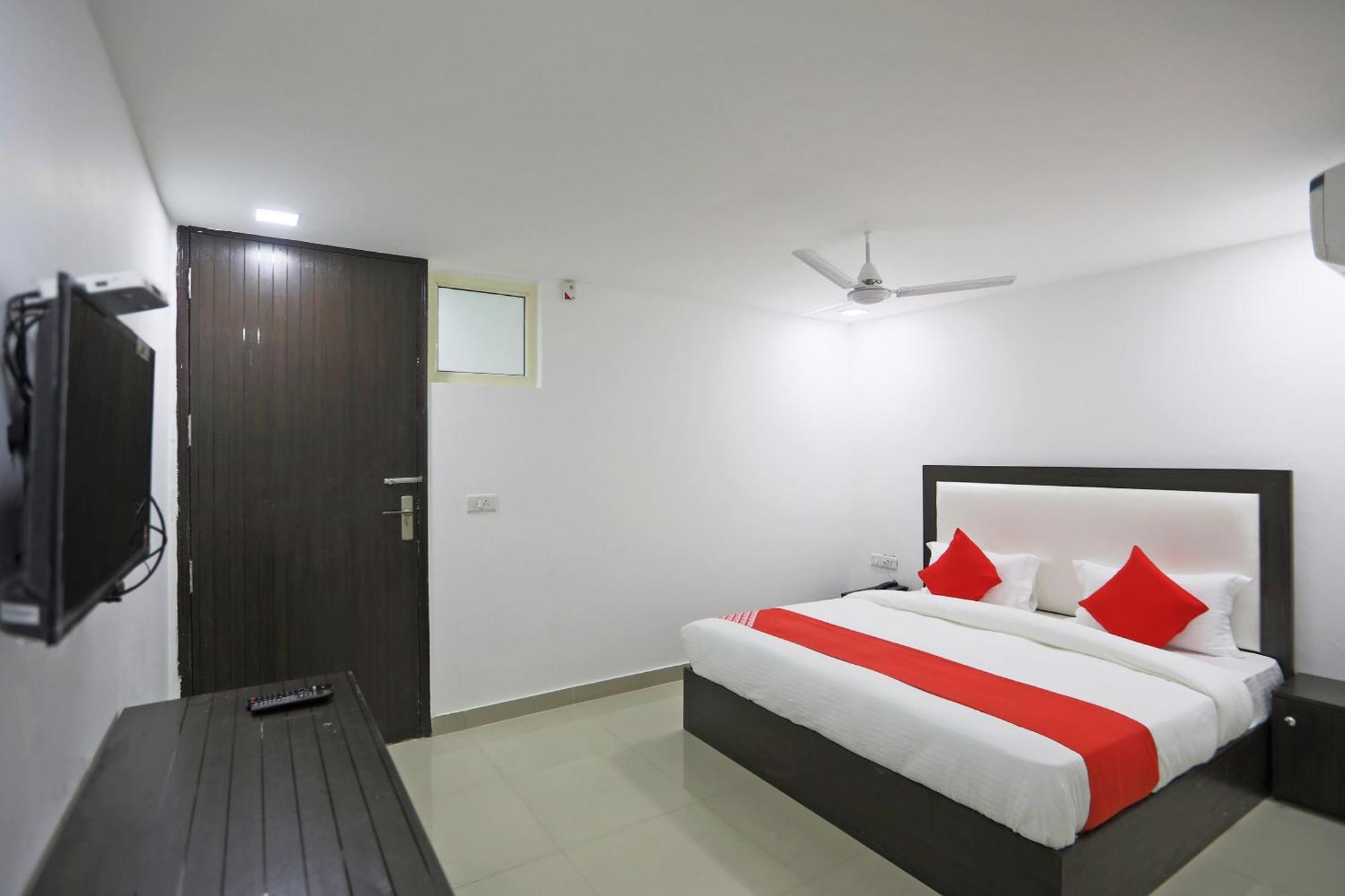 Hotel Townhouse South Lawn Nueva Delhi Exterior foto